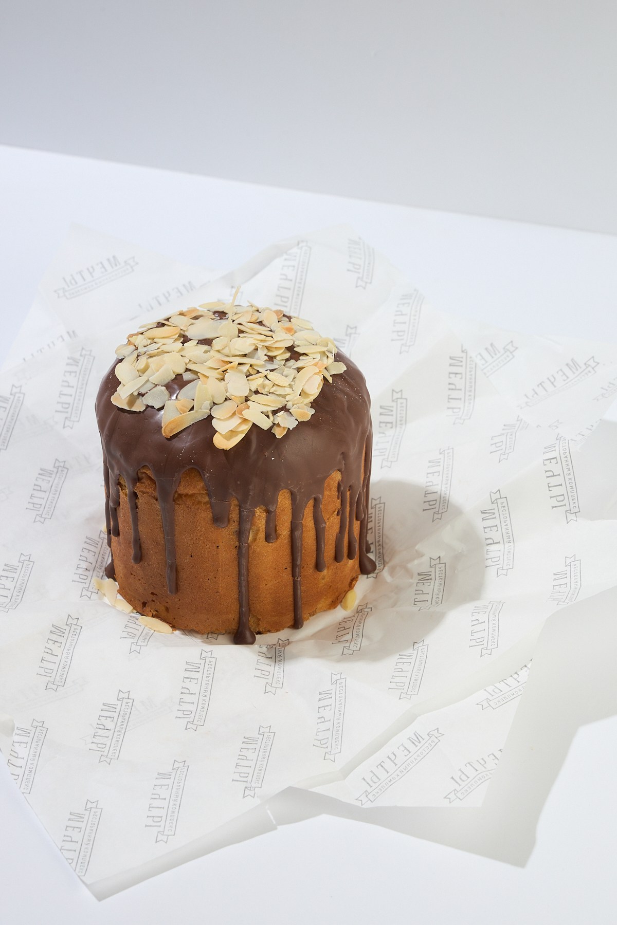 Кулич шоколадный с вареной сгущенкой